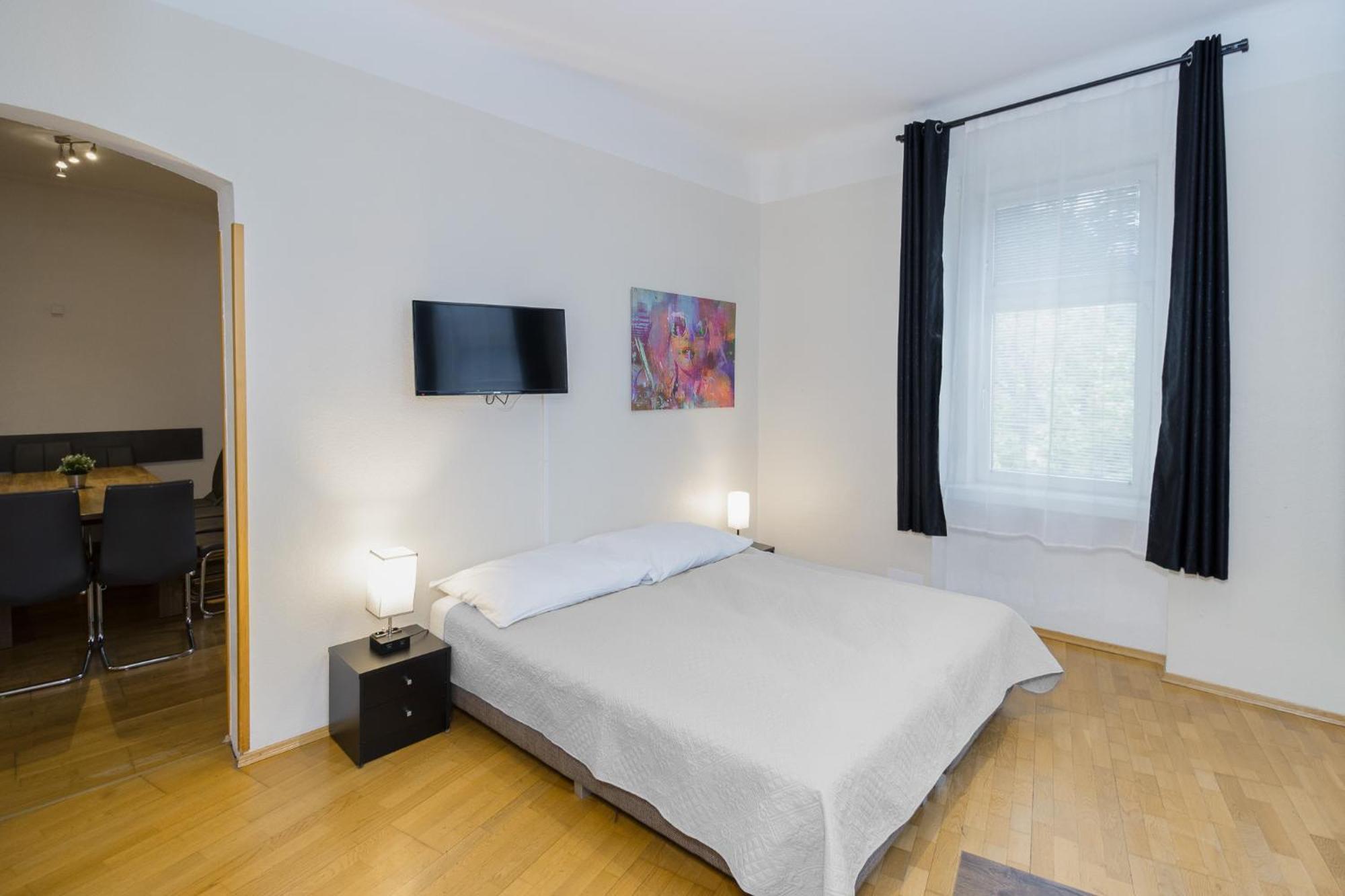 Apartment Familienplatz I Contactless Check-In Виена Екстериор снимка