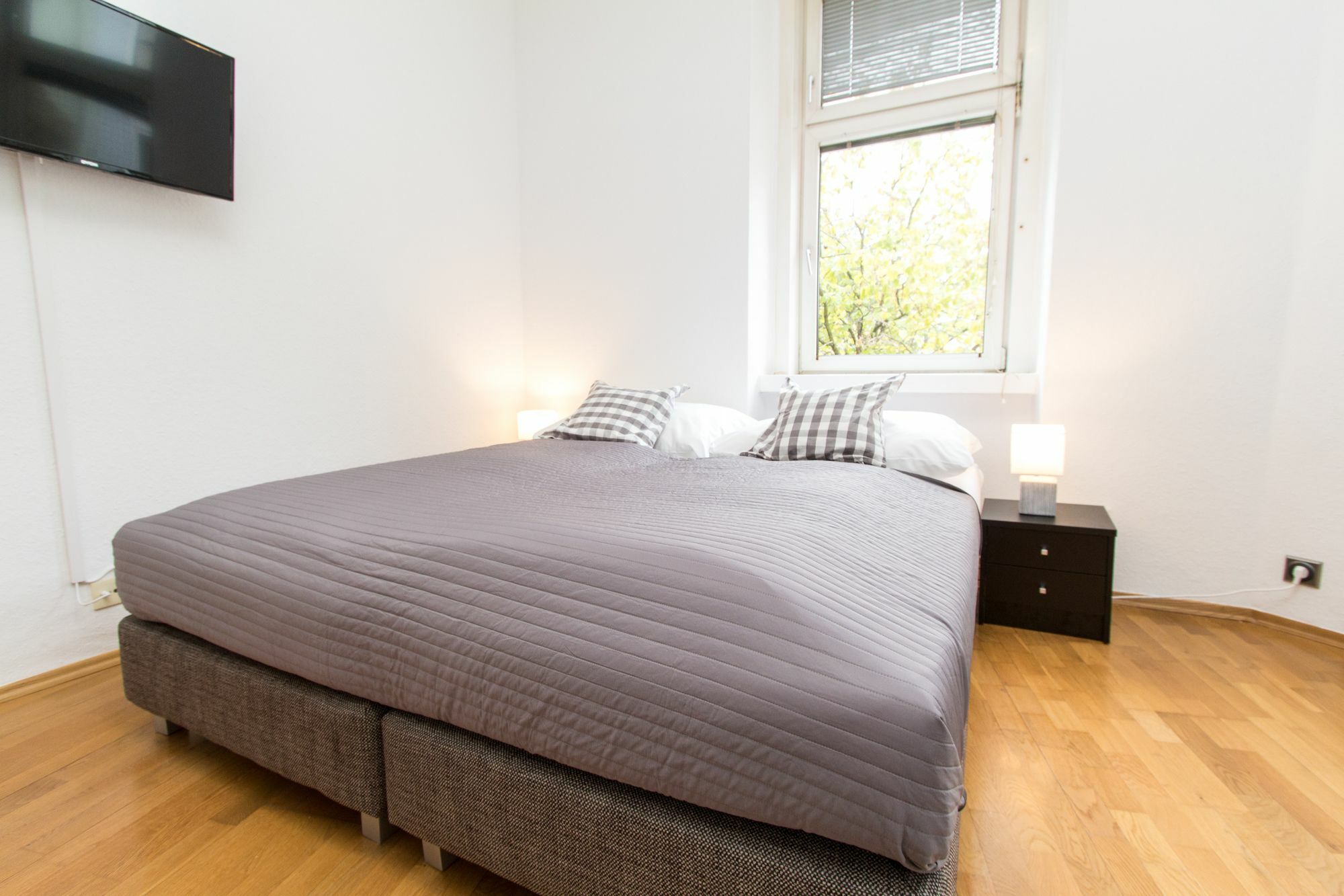 Apartment Familienplatz I Contactless Check-In Виена Екстериор снимка
